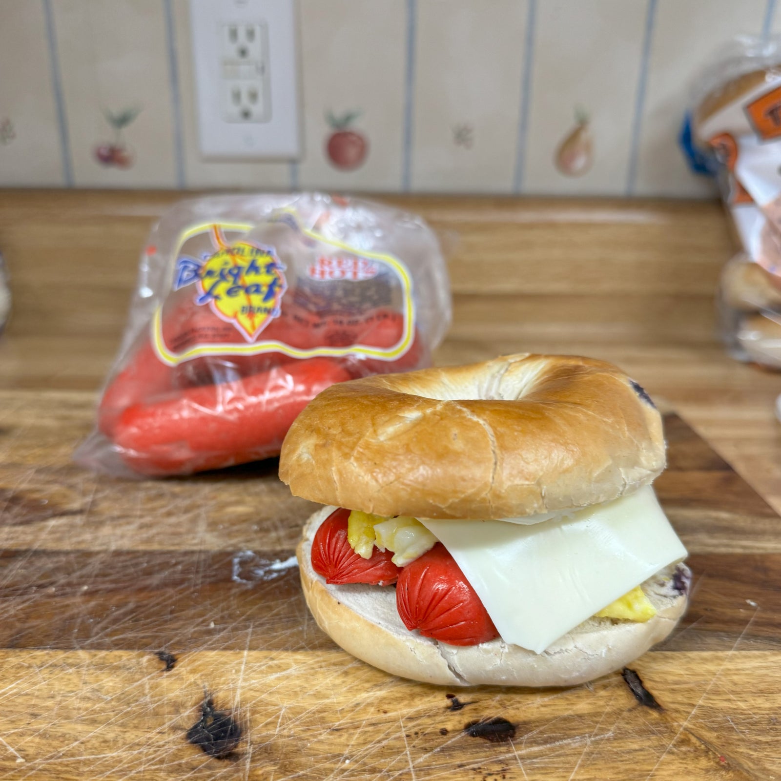 Bright Leaf Red Hot, White & Blue-berry Bagel